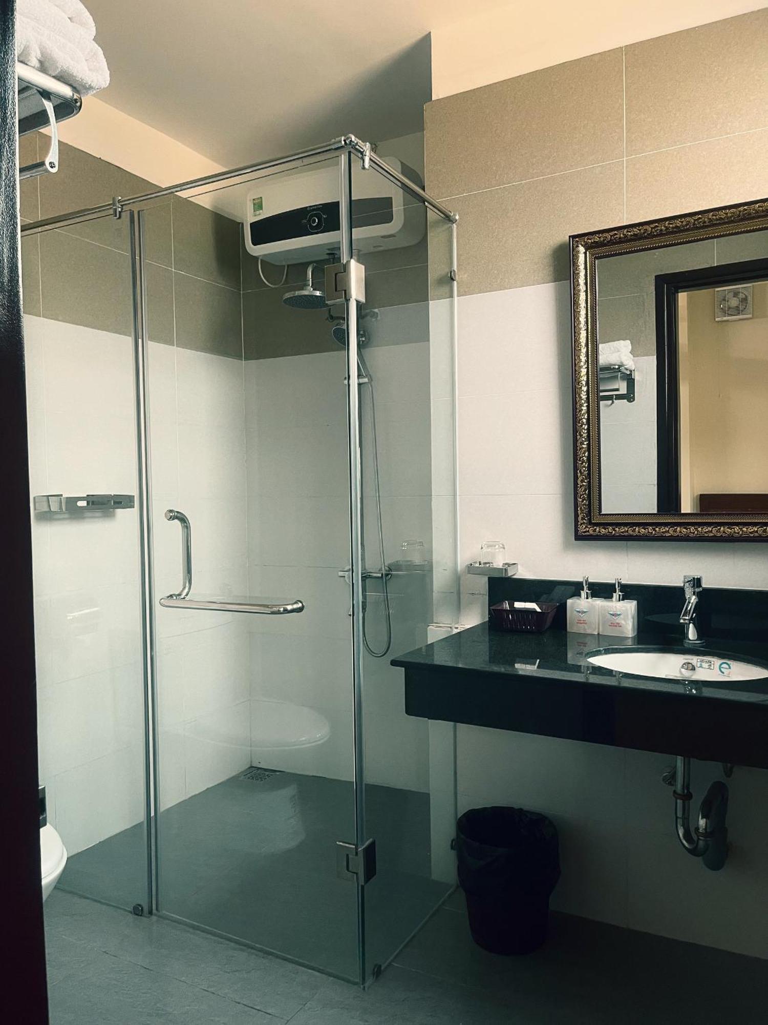 Khach San Hoa Binh Quang Tri Hotel Dong Ha Bagian luar foto